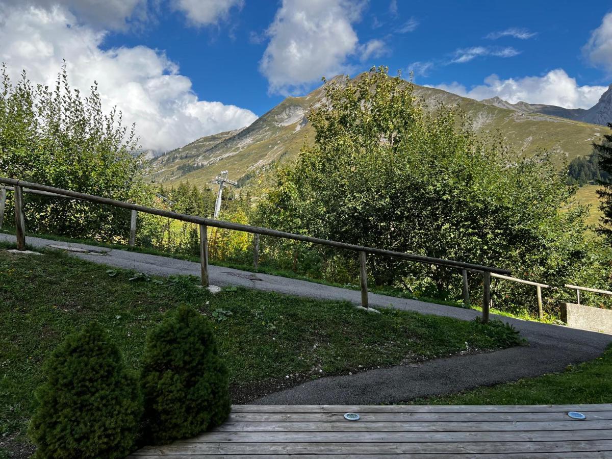 Appartement La Clusaz Avec Terrasse Sur Les Pistes De Ski Manigod Exterior foto